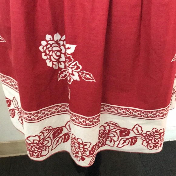 Red and white v neck dress - Picture 5 of 8